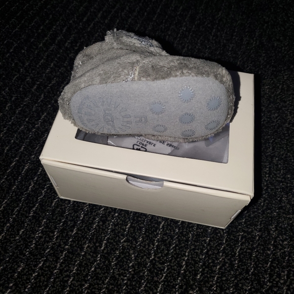 Newborn Uggs - Picture 3 of 5